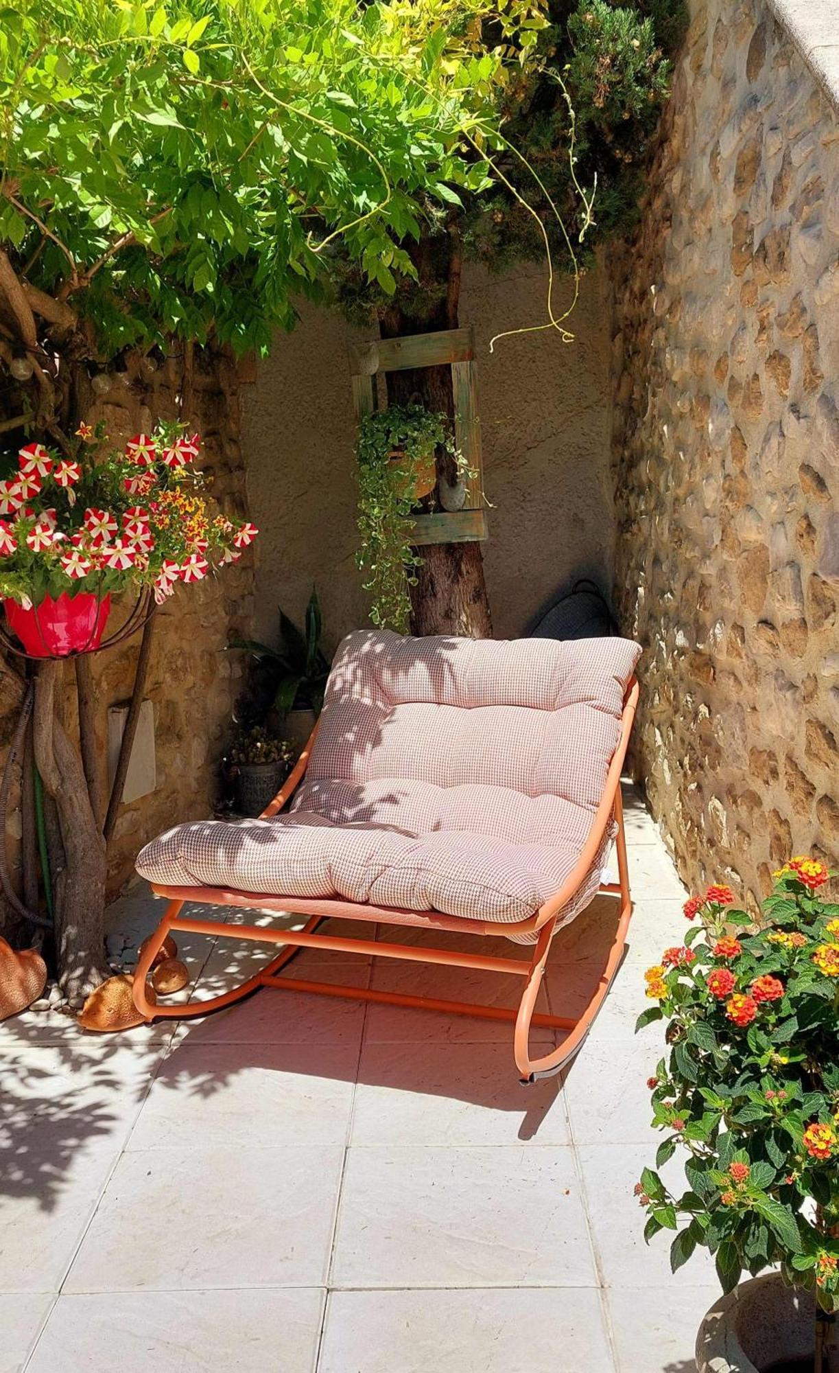 La Maison Wisteria Saint-Pantaléon-les-Vignes Extérieur photo